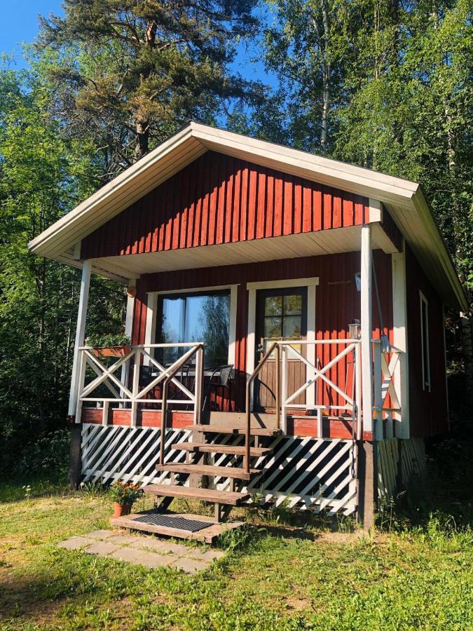Pihlajamaeen Lomamoekit Vanhakyla Exterior foto